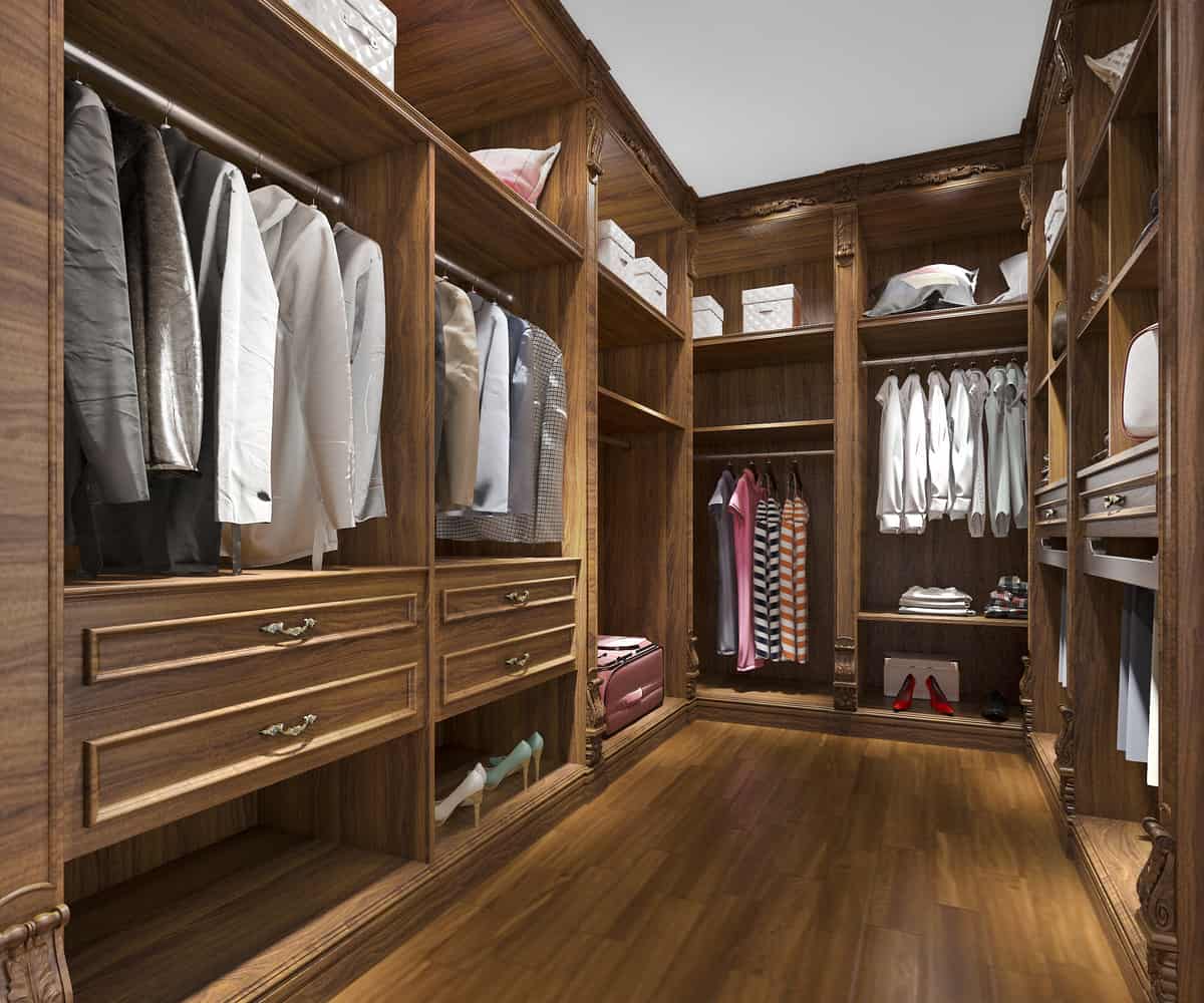 Decide On High-Quality Materials For The Luxury Walk-in Closet
