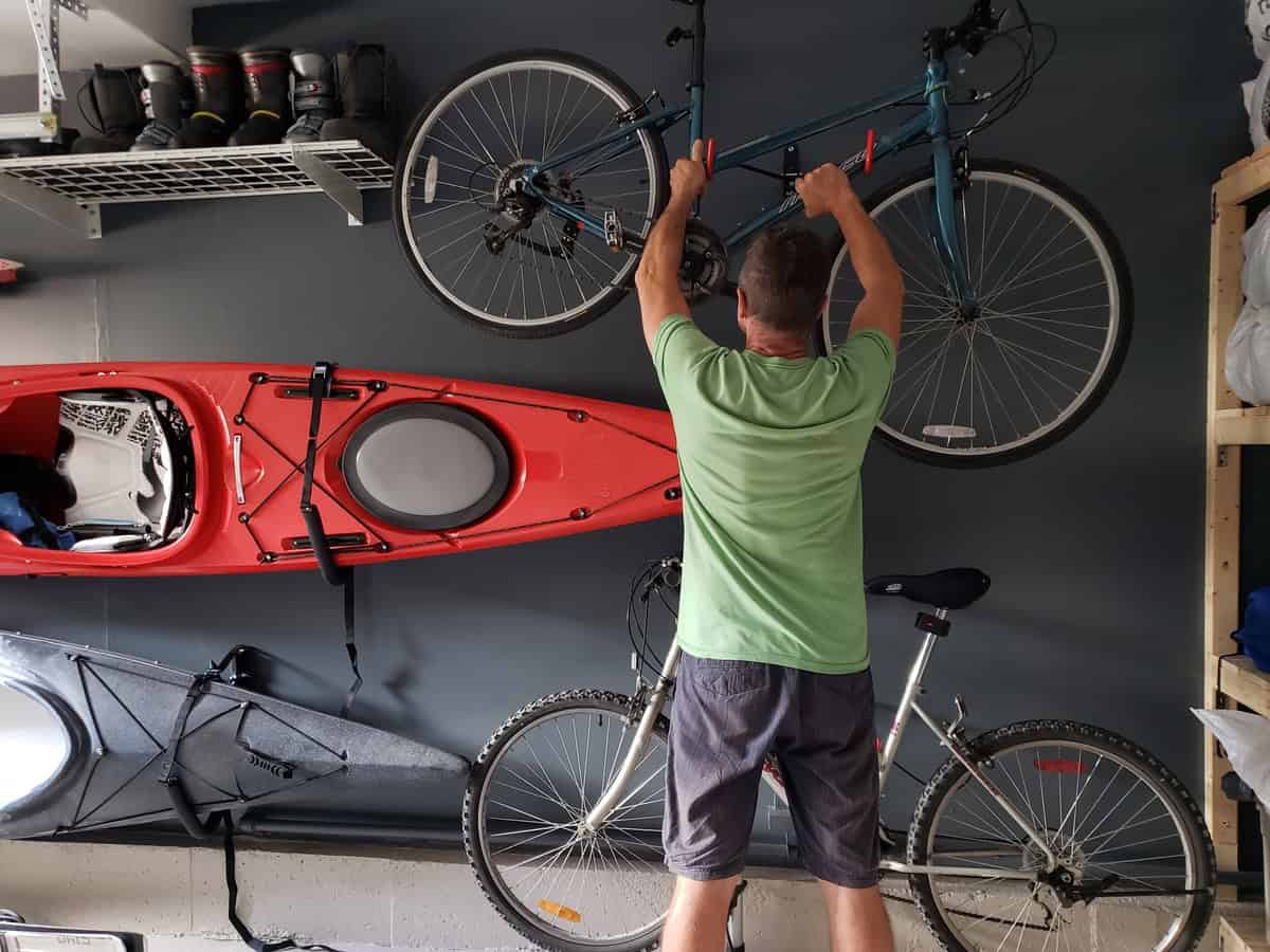 Decluttering Before the New Year: Garage Storage Solutions That Work