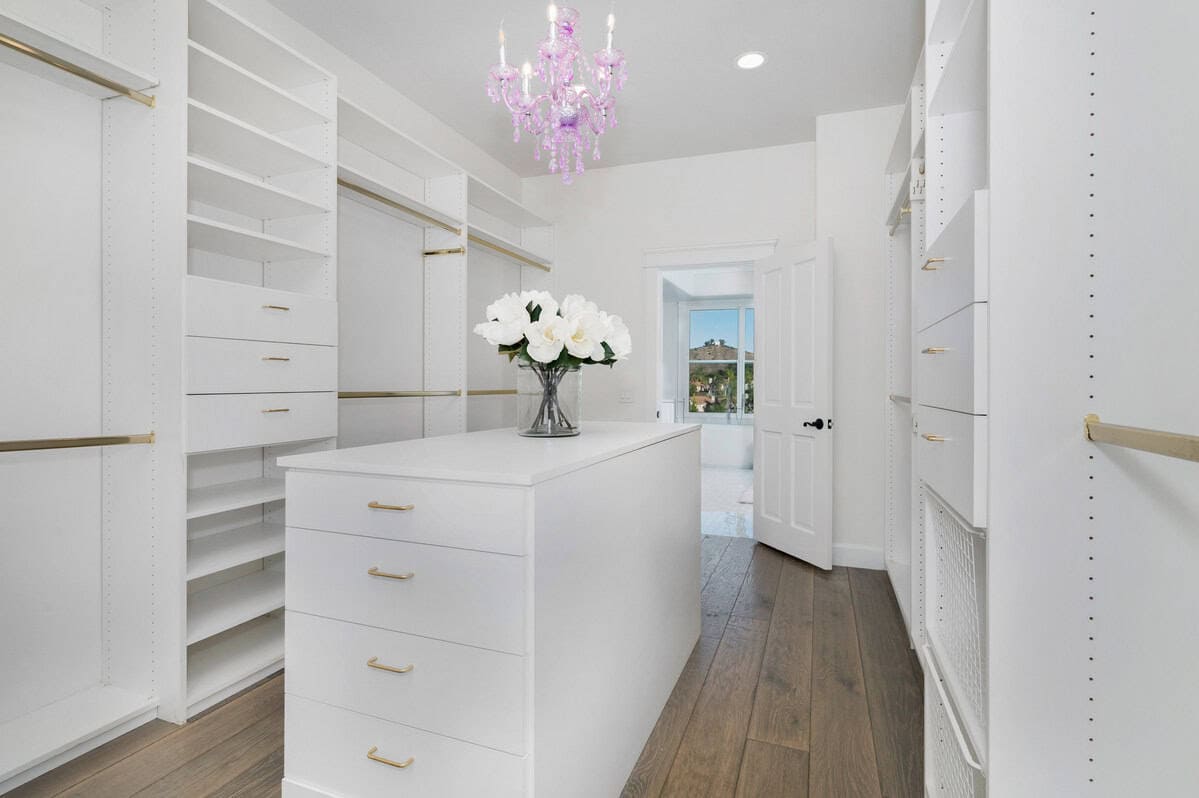 How a Custom Closet Can Help You Start 2025 Organized in Alva-FL 01