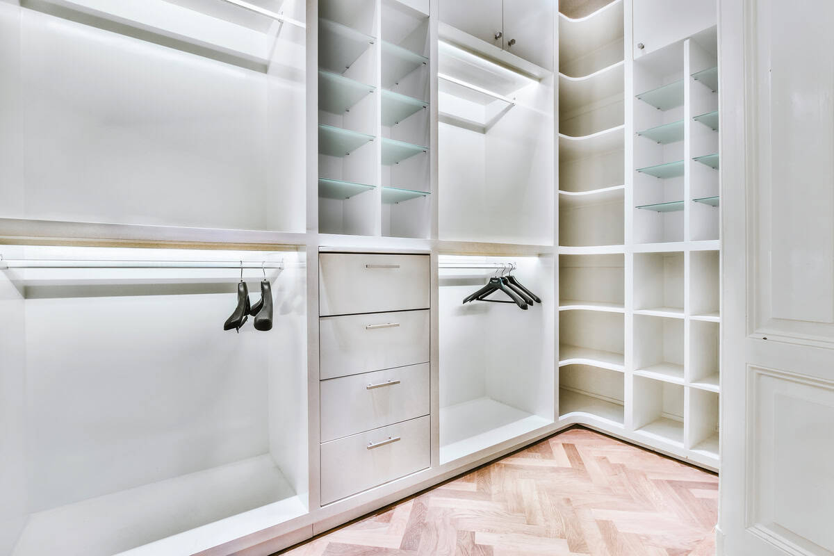 Closets with built-in makeup vanities in Sarasota Closets with built-in makeup vanities in Sarasota