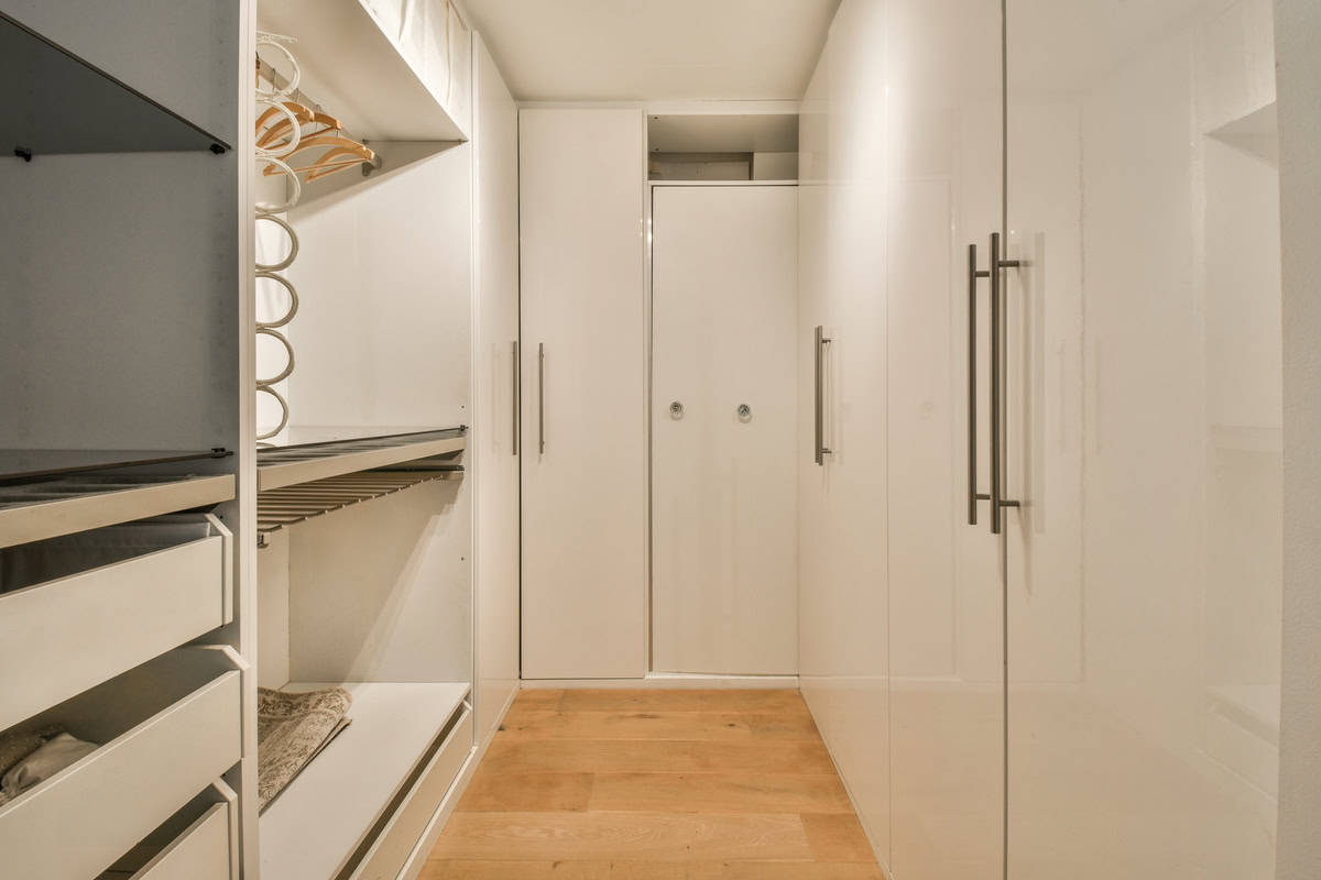 Maximizing small reach-in closets in Sarasota Maximizing small reach-in closets in Sarasota