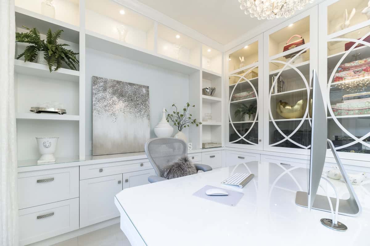 Designing a dual-purpose guest room and home office in Sarasota Designing a dual-purpose guest room and home office in Sarasota