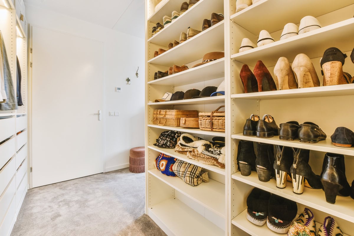 Best wood finishes for Sarasota, FL walk-in closets Best wood finishes for Sarasota, FL walk-in closets