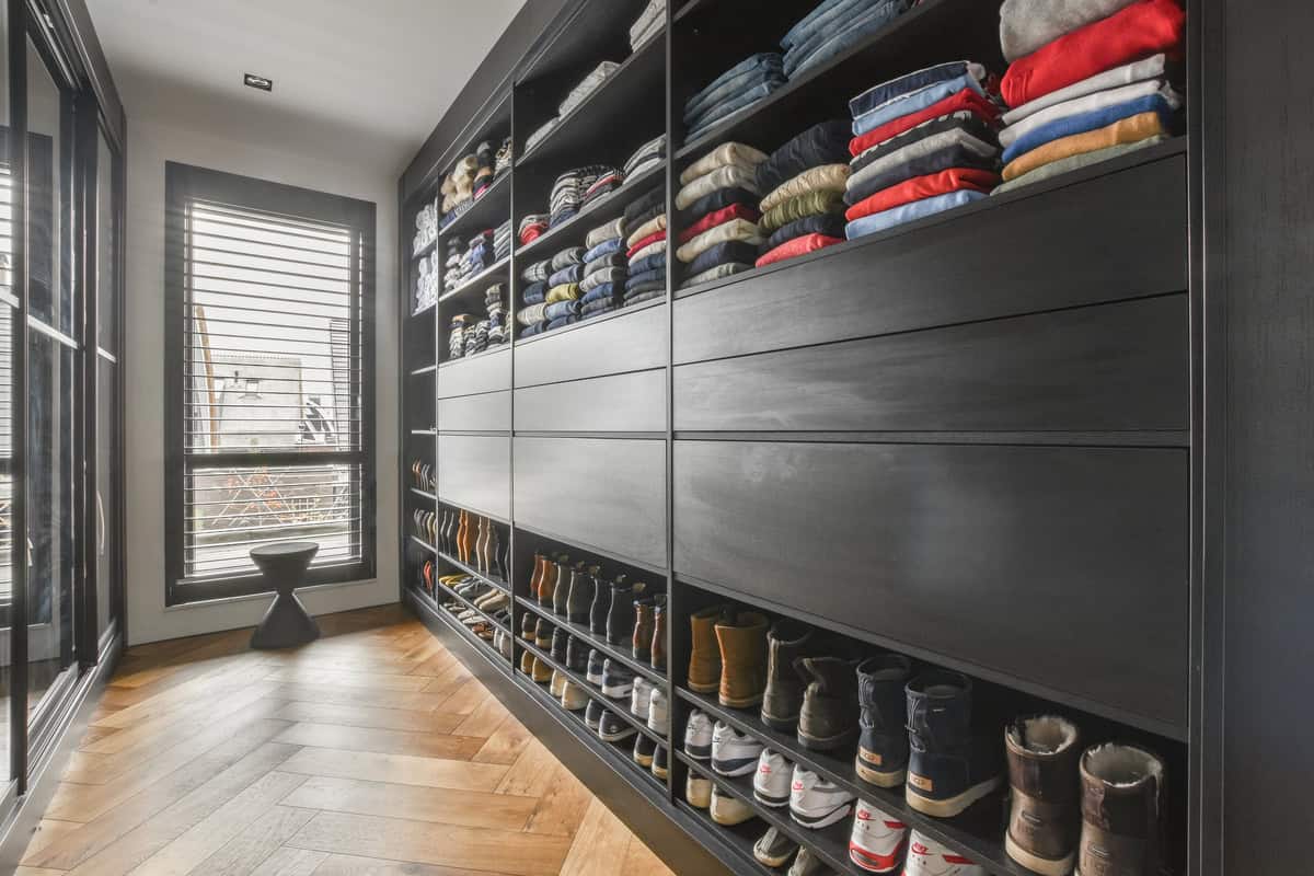 Where to find luxury closet accessories in Sarasota, FL Where to find luxury closet accessories in Sarasota, FL
