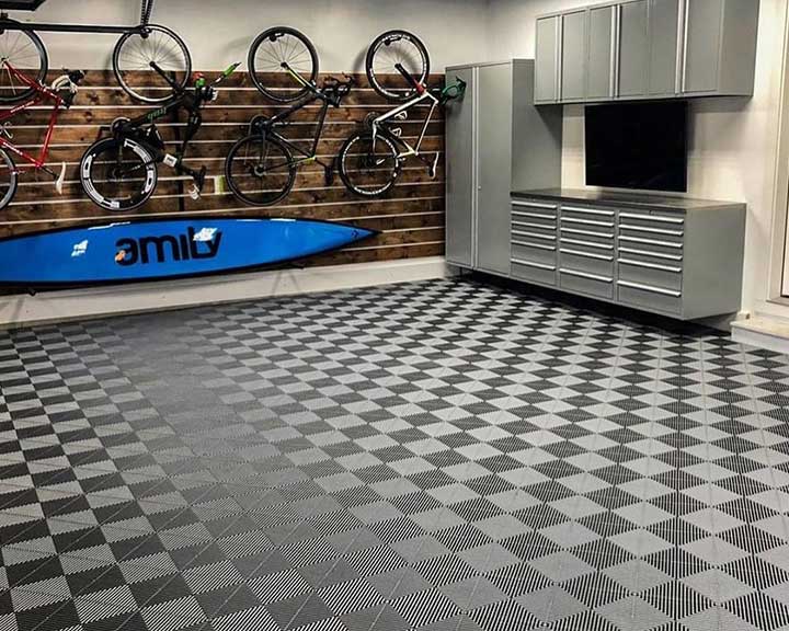 Climate-Resistant Garage Flooring in Sarasota Epoxy garage flooring in Sarasota built to withstand humidity, flooding, and UV exposure